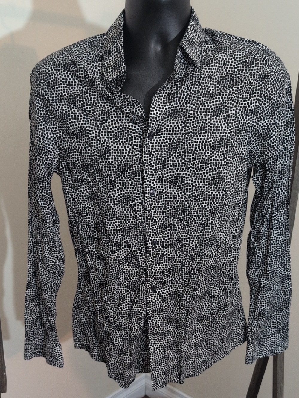 H&M | Men's Black & White Patterned Button-Up Shirt Slim fit
